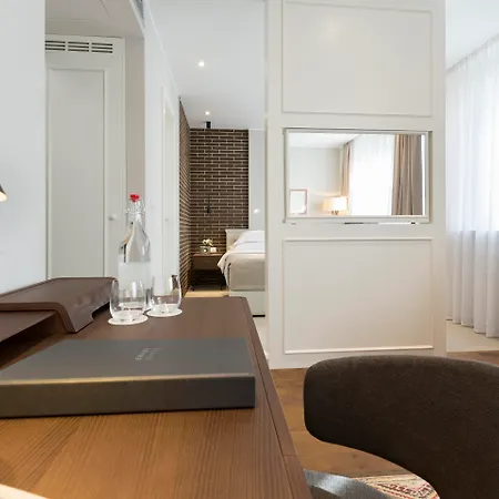 Envoy Hotel-2